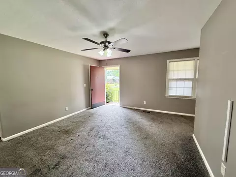 Living - 133 Alton Dr, Lagrange, GA 30241 photo 2 of 5