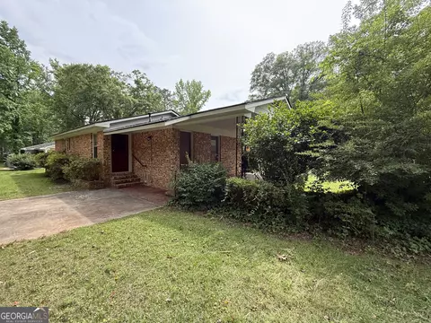 Exterior - 133 Alton Dr, Lagrange, GA 30241 photo 5 of 13
