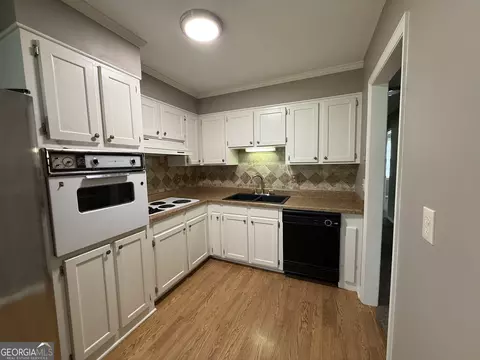 Kitchen - 133 Alton Dr, Lagrange, GA 30241 photo 6 of 6