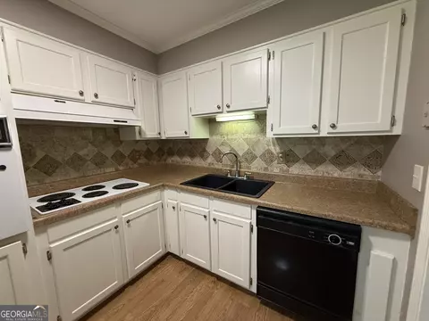 Kitchen - 133 Alton Dr, Lagrange, GA 30241 photo 5 of 6