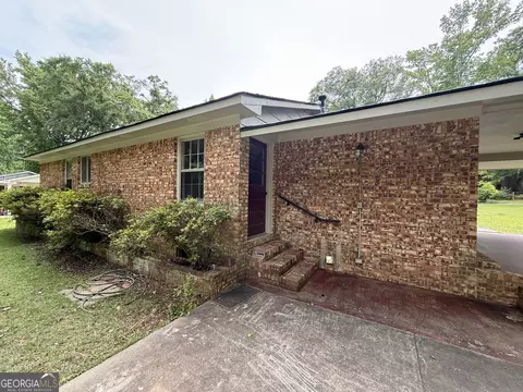 Exterior - 133 Alton Dr, Lagrange, GA 30241 photo 3 of 13