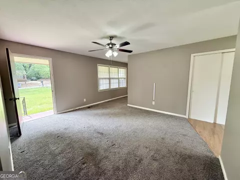 Living - 133 Alton Dr, Lagrange, GA 30241 photo 3 of 5