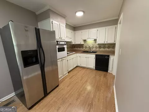 Kitchen - 133 Alton Dr, Lagrange, GA 30241 photo 4 of 6