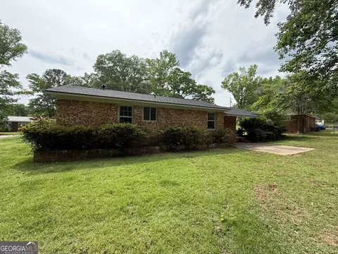 Exterior - 133 Alton Dr, Lagrange, GA 30241 photo 6 of 13