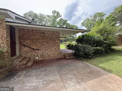 Exterior - 133 Alton Dr, Lagrange, GA 30241 photo 4 of 13