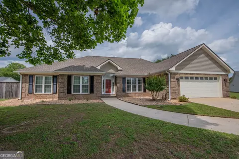 107 Blackberry Ln, Warner Robins, GA 31093