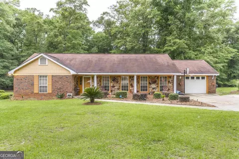 2002 Hickory Dr, Americus, GA 31719