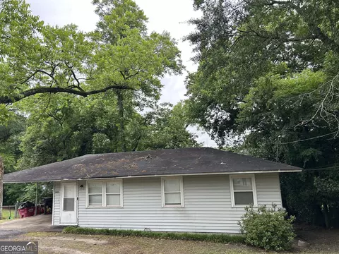 2415 Vivian Dr, Macon, GA 31206
