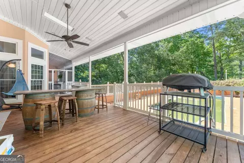 Exterior - 593 Cross Creek Dr, Toccoa, GA 30577 photo 4 of 13