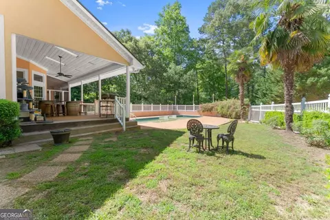Exterior - 593 Cross Creek Dr, Toccoa, GA 30577 photo 7 of 13