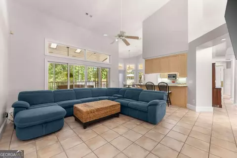 Living - 593 Cross Creek Dr, Toccoa, GA 30577 photo 2 of 2