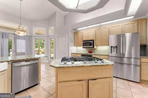Kitchen - 593 Cross Creek Dr, Toccoa, GA 30577 photo 5 of 6