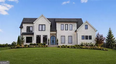 2445 Sunflower Dr, Hoschton, GA 30548