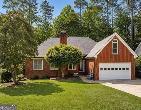 997 Sunny Glen Ct, Lawrenceville, GA 30043