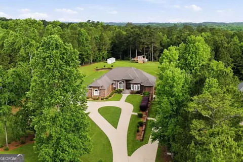 304 Deer Creek Dr, Forsyth, GA 31029