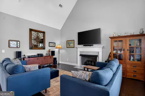 Living - 206 Lagoon St #176, Lagrange, GA 30241 photo 2 of 2