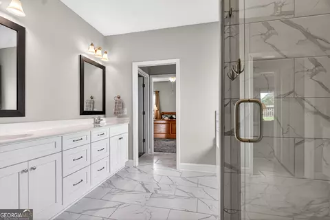 Bath - 206 Lagoon St #176, Lagrange, GA 30241 photo 5 of 7