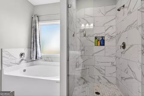 Bath - 206 Lagoon St #176, Lagrange, GA 30241 photo 4 of 7