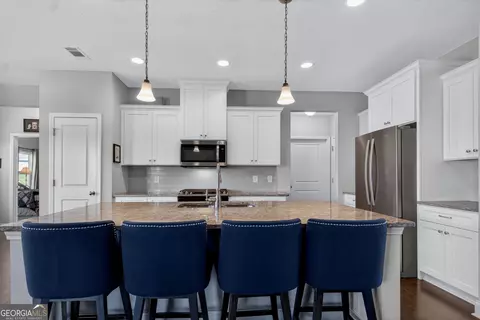 Kitchen - 206 Lagoon St #176, Lagrange, GA 30241 photo 5 of 6