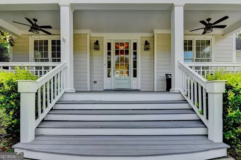 7051 Dove Point Ln, Hoschton, GA 30548