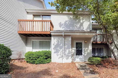 6 NW Fairway Dr NW, Kennesaw, GA 30144