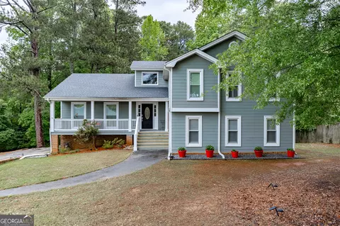 3236 Classic Dr, Snellville, GA 30078