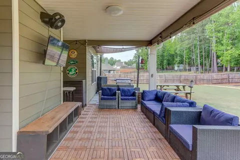 Exterior - 242 Lokeys Cir, Bethlehem, GA 30620 photo 3 of 12