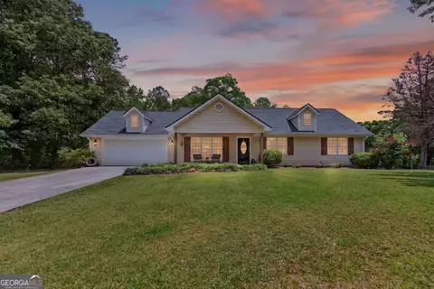 48 Cook St, Tallapoosa, GA 30176