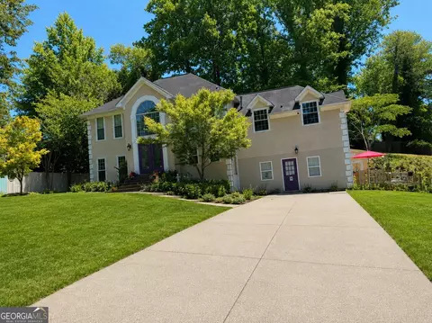 809 Pine Ridge Bnd, Stone Mountain, GA 30087