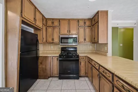Kitchen - 1318 Panhandle Way, Hampton, GA 30228 photo 2 of 2