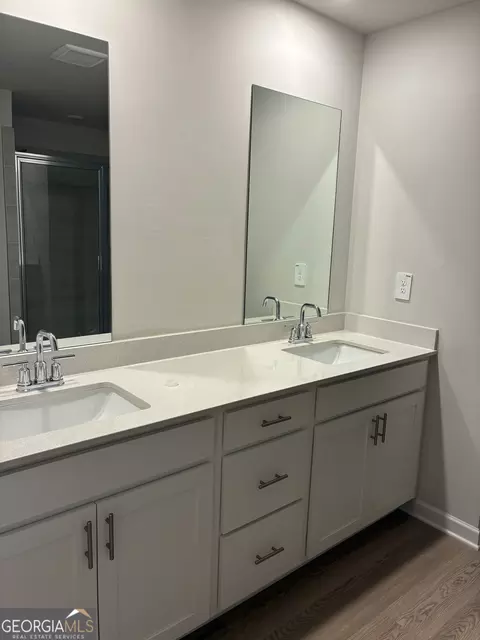 Bath - 3120 Train St, Buford, GA 30519 photo 2 of 2