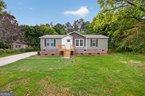 741 Thompson Ln, Loganville, GA 30052