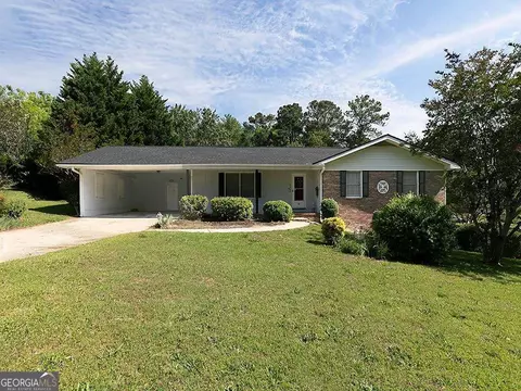 3883 N Pebble Dr, Douglasville, GA 30134