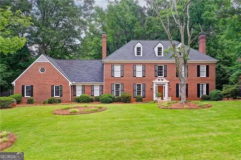 625 River Chase Pt, Atlanta, GA 30328