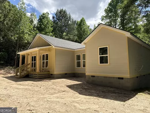 Exterior - 194 Poplar Cir, Lagrange, GA 30241 photo 3 of 9