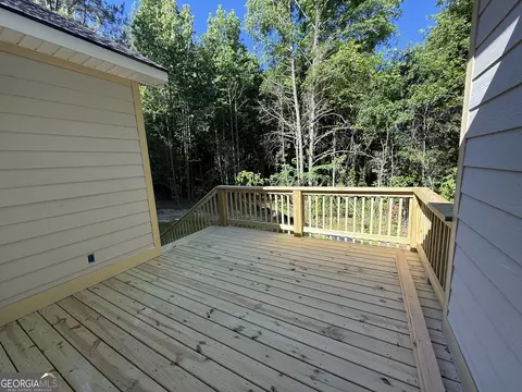 Exterior - 194 Poplar Cir, Lagrange, GA 30241 photo 6 of 9