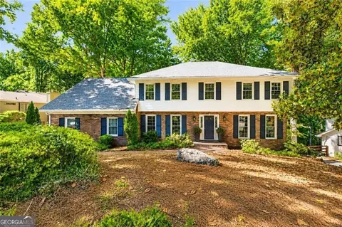 1820 Branch Valley Dr, Roswell, GA 30076