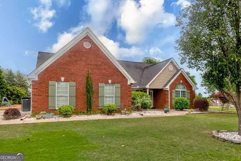 1040 Sapphire Trl, Bogart, GA 30622