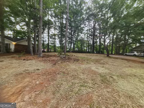 226 Hearthstone Dr, Lagrange, GA 30241 photo 2