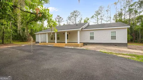 2021 Sparrow Ln, Blackshear, GA 31516