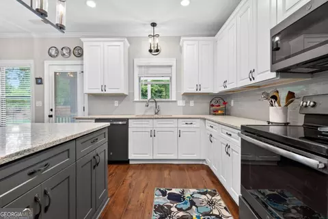 Kitchen - 3640 Eagle View Way, Monroe, GA 30655 photo 3 of 8