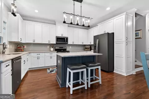 Kitchen - 3640 Eagle View Way, Monroe, GA 30655 photo 2 of 8