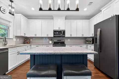 Kitchen - 3640 Eagle View Way, Monroe, GA 30655 photo 5 of 8