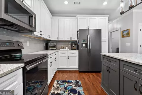 Kitchen - 3640 Eagle View Way, Monroe, GA 30655 photo 4 of 8