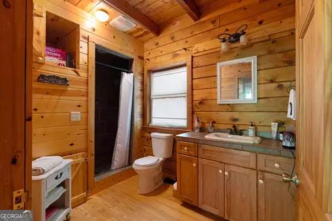 Bath - 412 Indian Trl, Jasper, GA 30143 photo 1 of 4