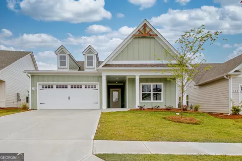 370 Redhaven Dr, Senoia, GA 30276