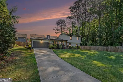 3215 Alcazar Dr SW, Lilburn, GA 30047