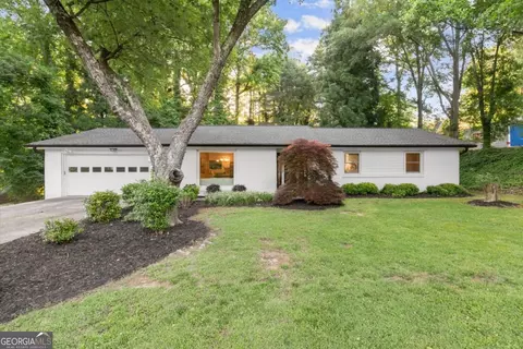 122 Cross Gate Dr, Marietta, GA 30068