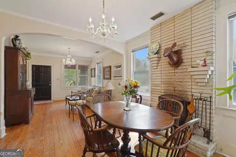Dining - 702 E 32nd St, Savannah, GA 31401 photo 2 of 2