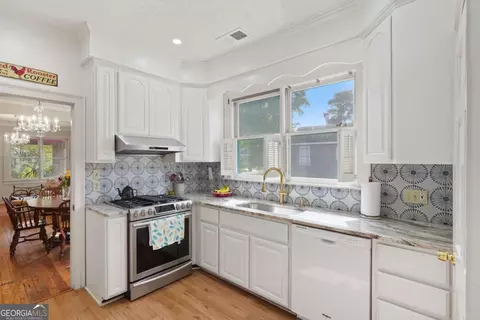 Kitchen - 702 E 32nd St, Savannah, GA 31401 photo 2 of 2